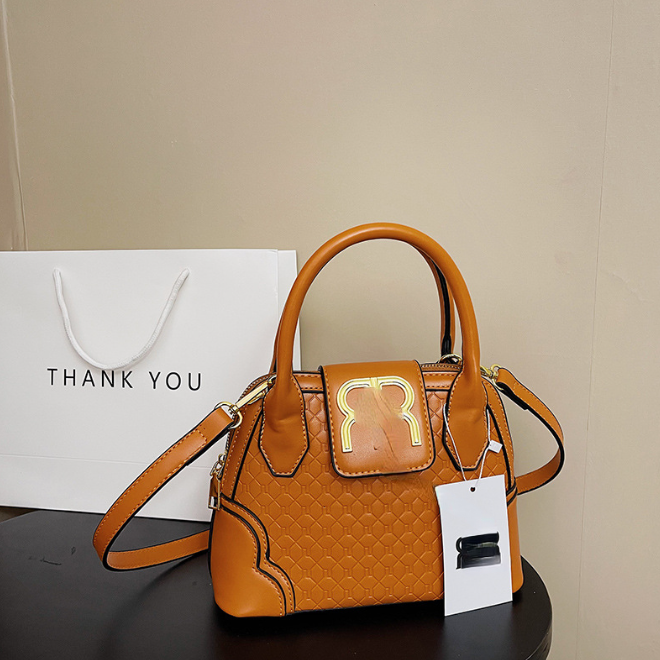 Spring New French High Sense Stewardess Bag Retro Small Square Bag Square Bags Women's Messenger Bags Wholesale, 23*9*16cm
Spring New French High Sense Stewardess Bag Retro Small Square Bag Square Bags Women's Messenger Bags Wholesale, 23*9*16cm