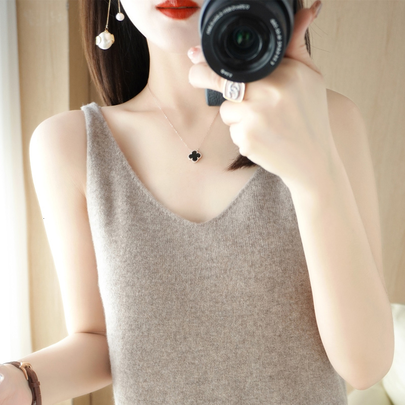 Camisoles Tanks Korean Fashion Women's Top Sexy Backless Wool V-Neck Camisole Plus Size Knit Sleeveless T-Shirt 230420