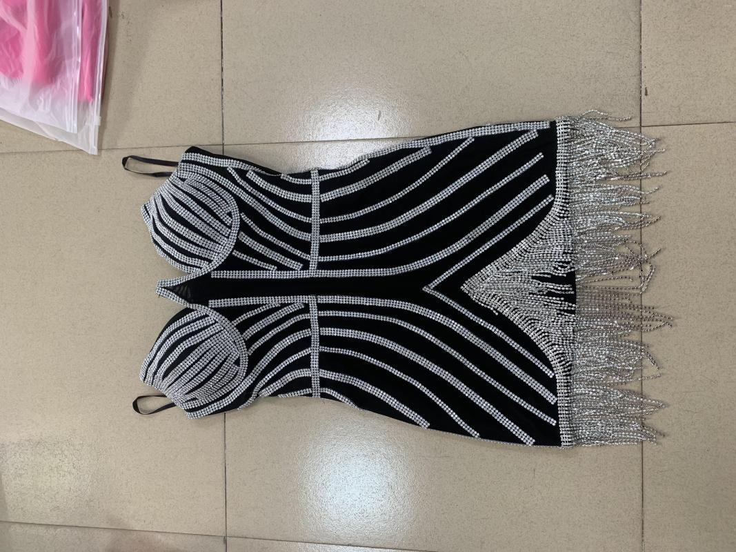 Casual Dresses JUNE LIPS 2023 Top Quality Women's Fashion Black Mini Dress With Silver Diamonds Party Evening Wholesale Dropship
Casual Dresses JUNE LIPS 2023 Top Quality Women's Fashion Black Mini Dress With Silver Diamonds Party Evening Wholesale Dropship