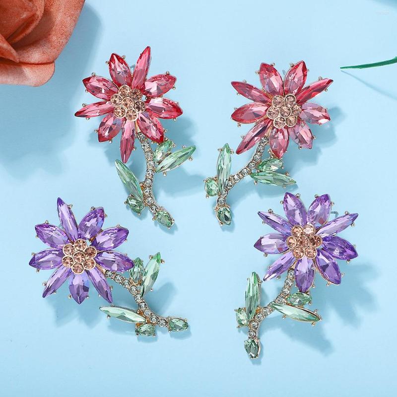 Dangle Earrings Elegant Chic Flower Drop Exquisite Luxury Crystal Fashion Statement For Women 2 Colors Wholesale HT061
Dangle Earrings Elegant Chic Flower Drop Exquisite Luxury Crystal Fashion Statement For Women 2 Colors Wholesale HT061