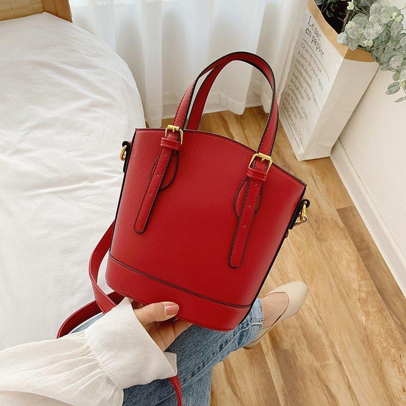 Evening Bags Woman Trend Shoulder Bag Highend Luxury Crossbody Brand Design Fashion Bucket Simple Atmosphere Purse Texture Handbag, Brown shoulder bag
Evening Bags Woman Trend Shoulder Bag Highend Luxury Crossbody Brand Design Fashion Bucket Simple Atmosphere Purse Texture Handbag, Brown shoulder bag