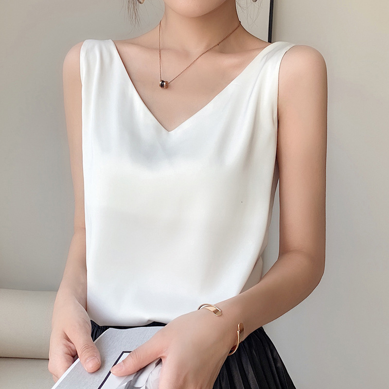 Camisoles Tanks New Tank Top Solid Halter Crop Tops Women Summer Camis Backless Camisole Satin Silk Tee Female Sleeveless Cropped Vest 230420