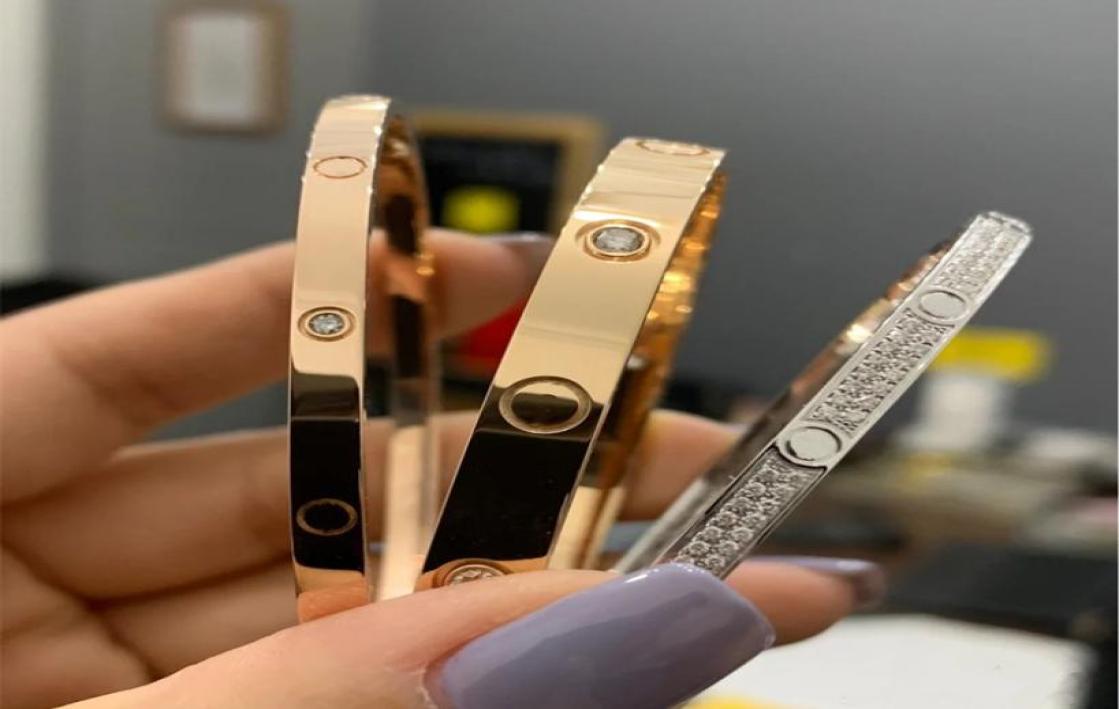 2021 Trend Men and Women Bangle Bracelets for Lovers Represent Love Jewelry Accessories6859528
2021 Trend Men and Women Bangle Bracelets for Lovers Represent Love Jewelry Accessories6859528