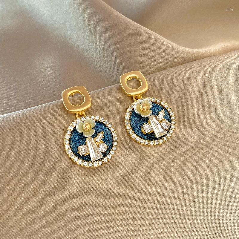 Stud Earrings French Vintage Geometric Round Zircon Flower Female Korean Personality Simple Versatile Style
Stud Earrings French Vintage Geometric Round Zircon Flower Female Korean Personality Simple Versatile Style