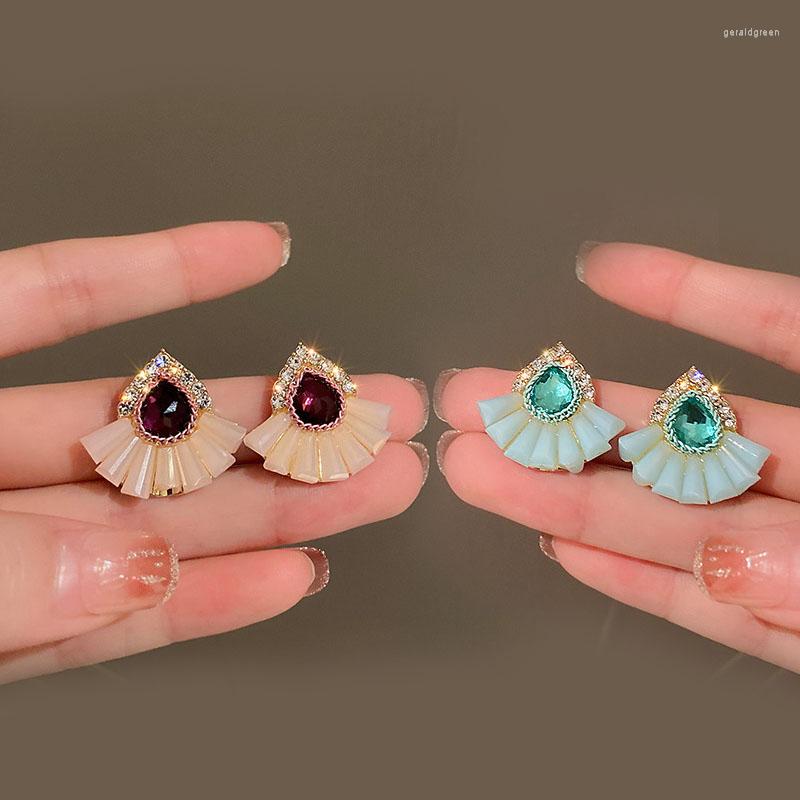 Stud Earrings Vintage Goth Luxury Crystal Fan For Women Korean Fashion Trendy Jewelry Pendientes Party Accessories BY13
Stud Earrings Vintage Goth Luxury Crystal Fan For Women Korean Fashion Trendy Jewelry Pendientes Party Accessories BY13