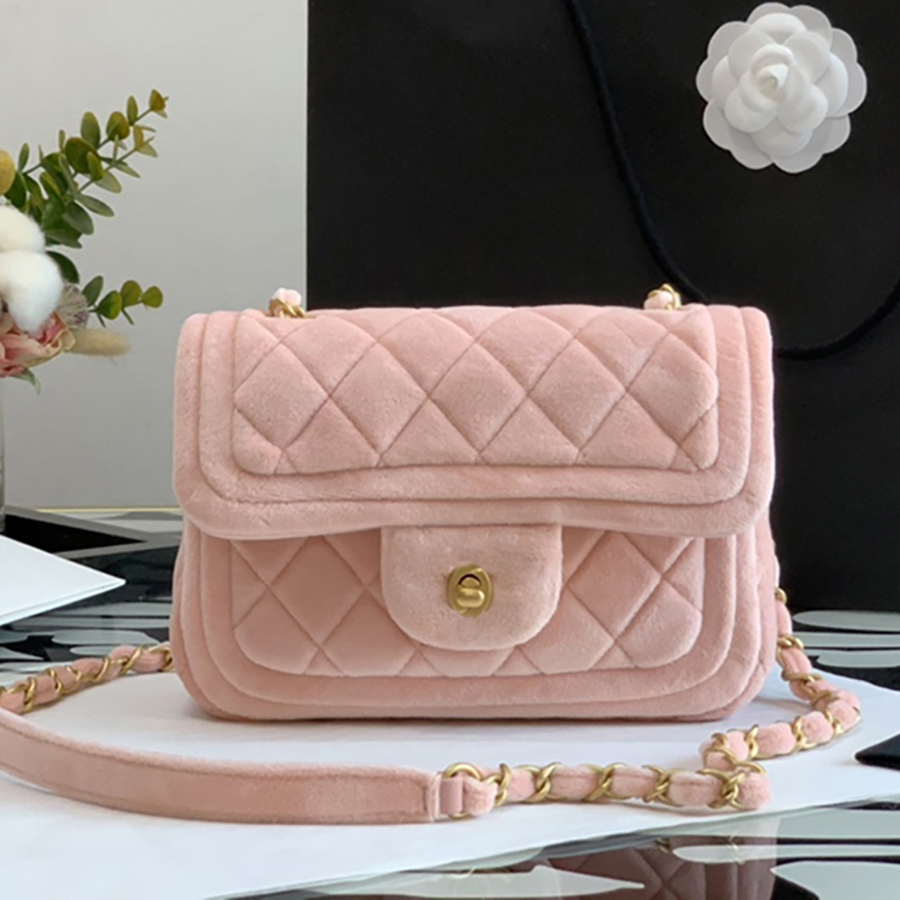 Designer Crossbody Bags Luxury Flap Bags 1:1 Quality Corduroy Shoulder Bag 18CM With Box MC129
Designer Crossbody Bags Luxury Flap Bags 1:1 Quality Corduroy Shoulder Bag 18CM With Box MC129