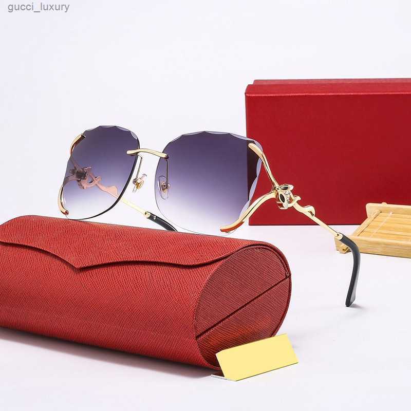 Sunglasses Fashion sunglasses for women carti designer glasses man Classic metal frame cutout lens Polaroid goggles gradient blue Sunshade glasses
Sunglasses Fashion sunglasses for women carti designer glasses man Classic metal frame cutout lens Polaroid goggles gradient blue Sunshade glasses