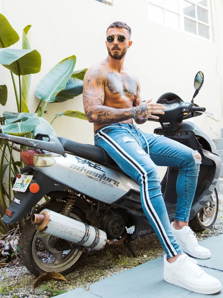 Mens Jeans Men Skinny Biker Destroyed Frayed Fit Denim Ripped Side Stripe Pencil Pants Hip Hop Streetwear S3XL 230420