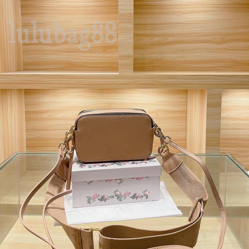 Snapshot camera bag lady wide shoulder strap removable leather bag internal pocket cotton lining Sacs holiday outdoor travel portable C23, 17#
Snapshot camera bag lady wide shoulder strap removable leather bag internal pocket cotton lining Sacs holiday outdoor travel portable C23, 17#