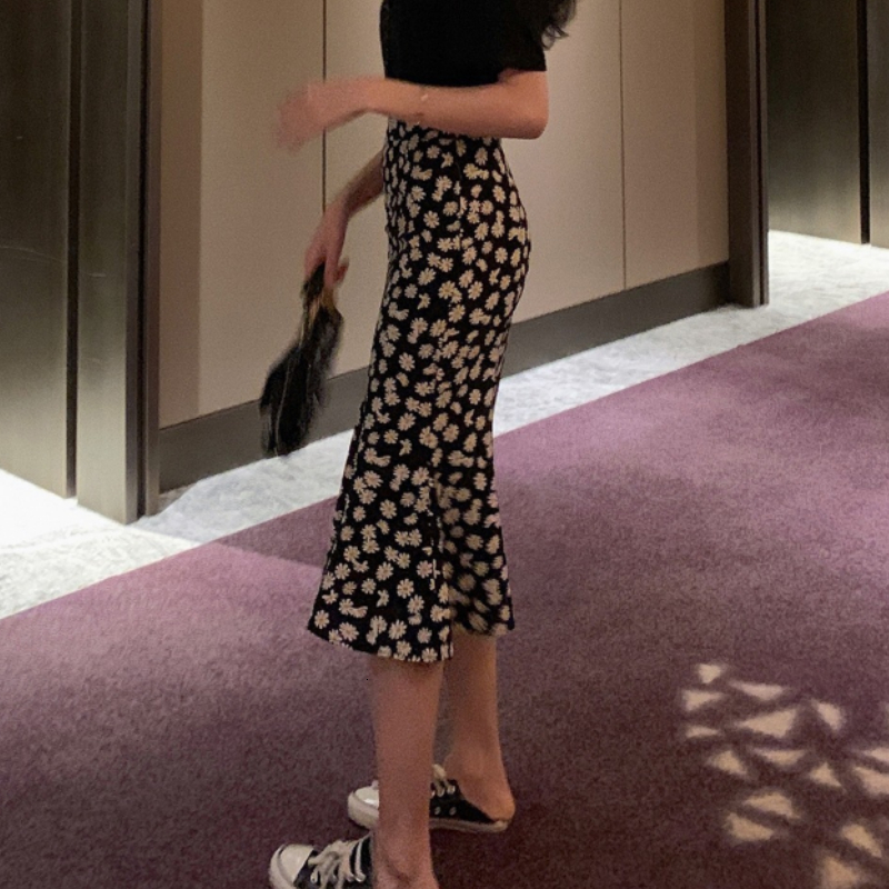 Skirts 2023 Summer Fishtail Floral Small Daisy Midlength Highwaisted Black Hip Aline 230420