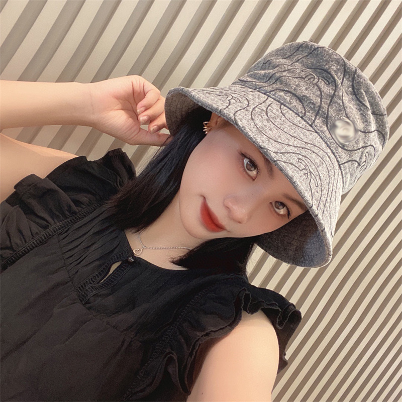 Luxury Designer C Outdoor Hats men women unisex fashion cotton cap sun hats Fisherman hat spring caps, Grey
Luxury Designer C Outdoor Hats men women unisex fashion cotton cap sun hats Fisherman hat spring caps, Grey