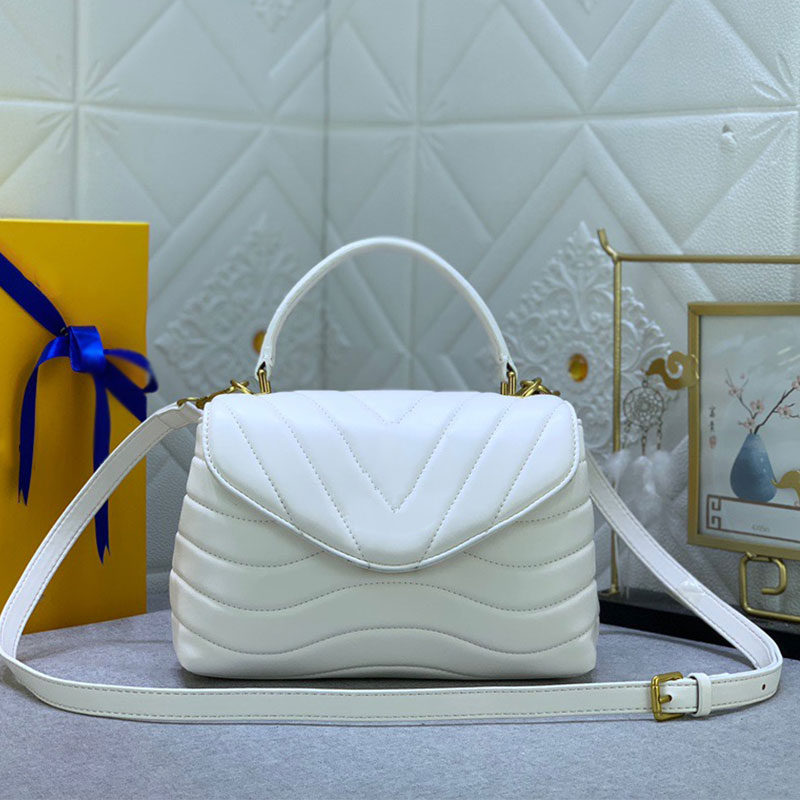 High Quality Leather Carrying Totes Crossbody Bag Luxury Designer Letter Buckle Wave V Shaped Quilted Shoulder Bag Womens Classic Hold Handbag 23ss, White
High Quality Leather Carrying Totes Crossbody Bag Luxury Designer Letter Buckle Wave V Shaped Quilted Shoulder Bag Womens Classic Hold Handbag 23ss, White