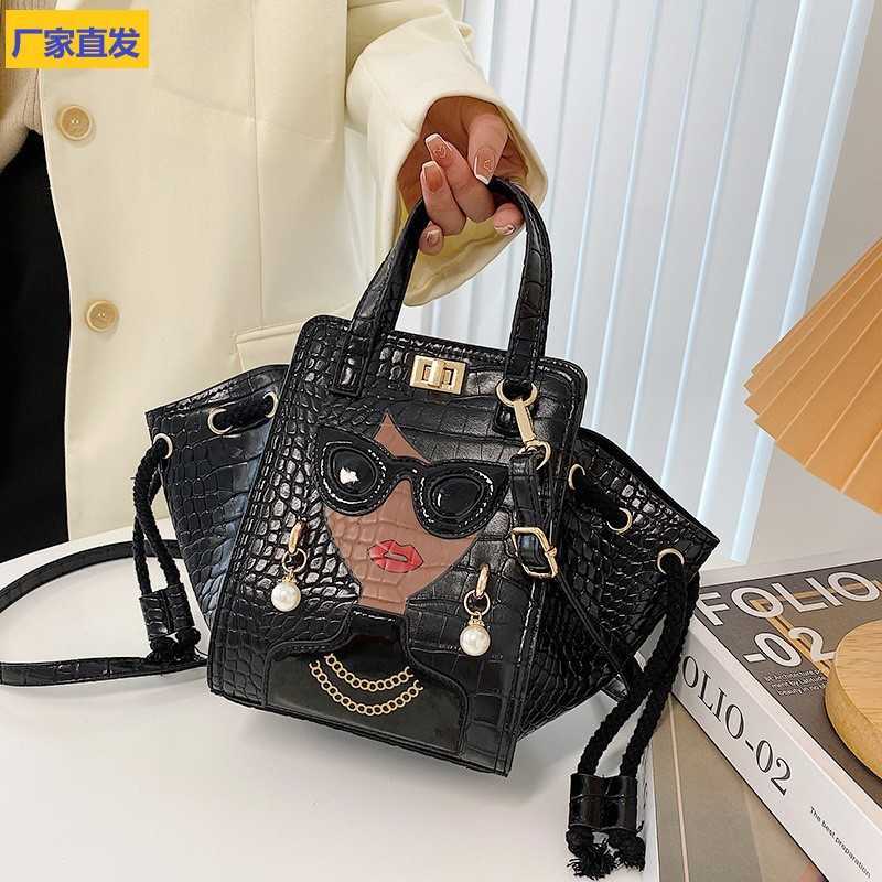 Shoulder Bags Stone Pattern Women s Bag Niche Messenger New Cartoon Girl Glasses Hand Fashion Shoulder 230420, Red8
Shoulder Bags Stone Pattern Women s Bag Niche Messenger New Cartoon Girl Glasses Hand Fashion Shoulder 230420, Red8