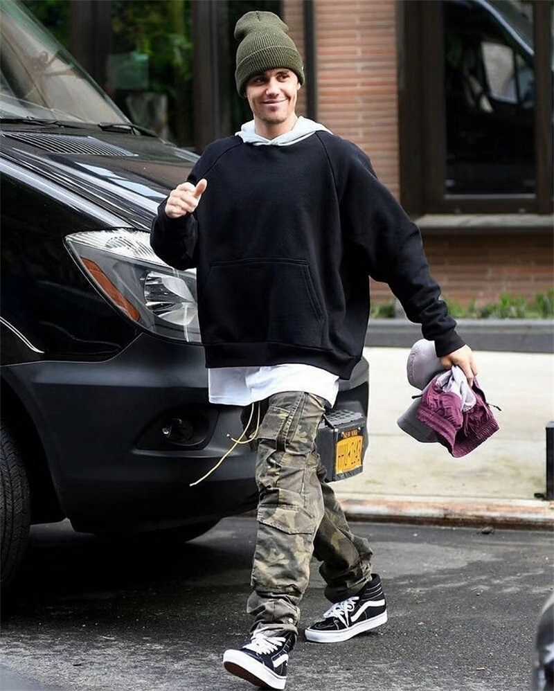 Designer Clothing Pant Justin Bieber's same rhude Multi Pocket camouflage overalls men's straight slim pants high street casual pants Streetwear Jogger Sweatpants
Designer Clothing Pant Justin Bieber's same rhude Multi Pocket camouflage overalls men's straight slim pants high street casual pants Streetwear Jogger Sweatpants