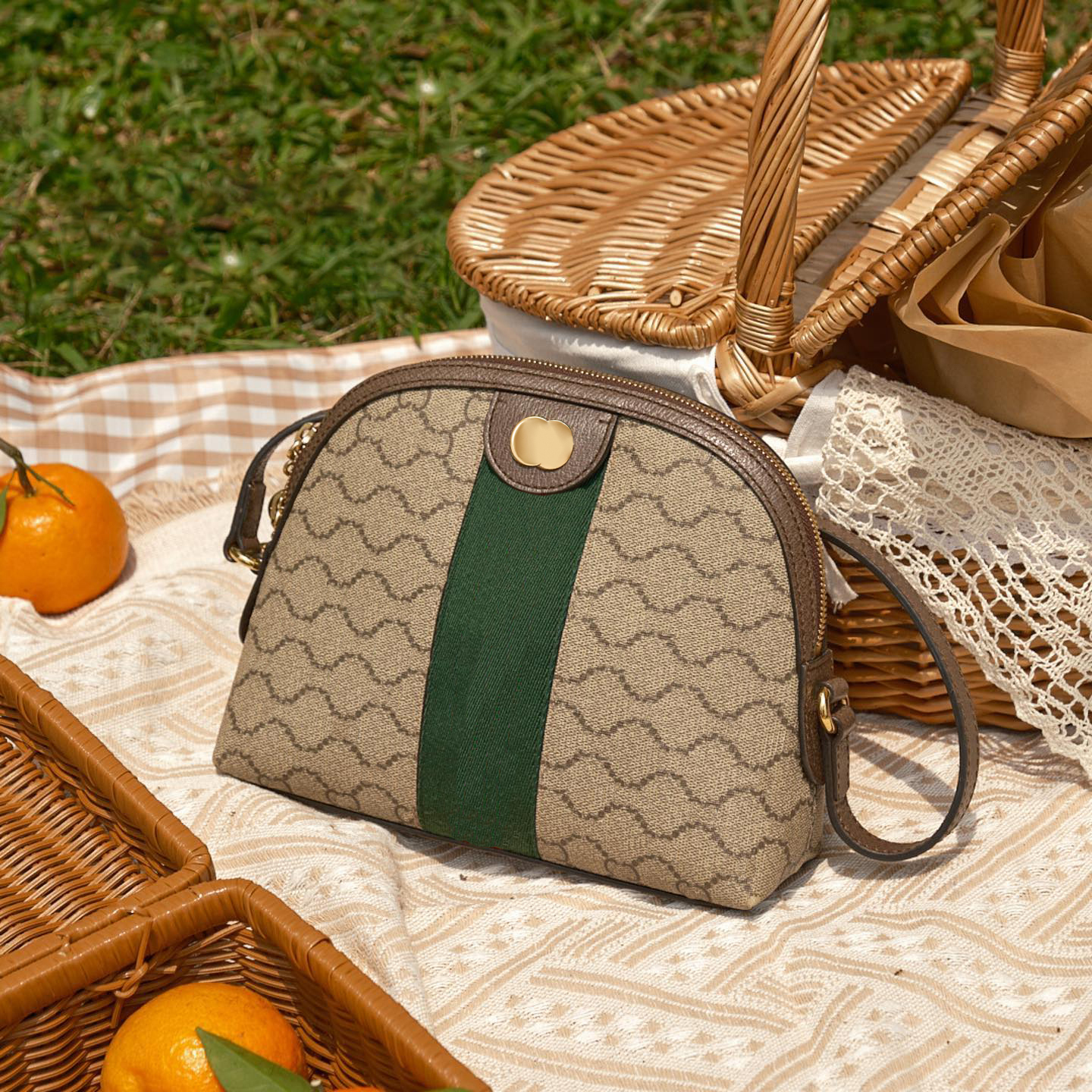 Ophidia alma Shoulder Bags Genuine leather designer bag schoolbags Womens mens tiger head camera crossbody the tote bag Luxury bucket handbag toiletry clutch bags
Ophidia alma Shoulder Bags Genuine leather designer bag schoolbags Womens mens tiger head camera crossbody the tote bag Luxury bucket handbag toiletry clutch bags