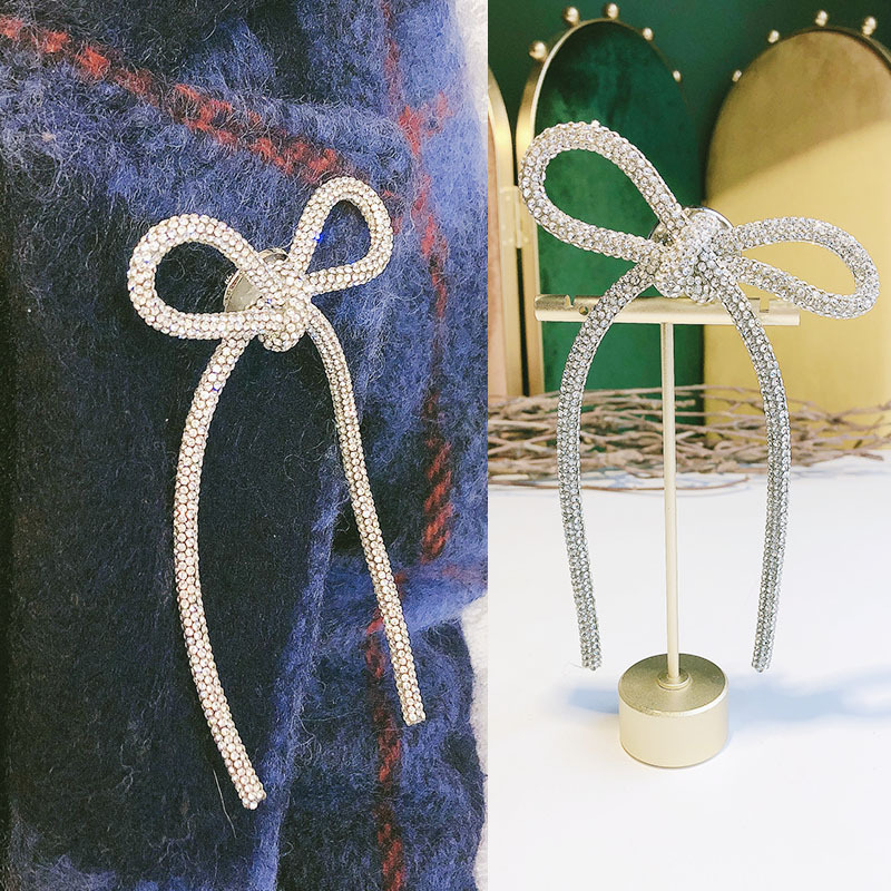 Silver Color Rhinestone Bow Brooches for Women Large Bowknot Brooch Pin Vintage Fashion Jewelry Winter Accessories
Silver Color Rhinestone Bow Brooches for Women Large Bowknot Brooch Pin Vintage Fashion Jewelry Winter Accessories