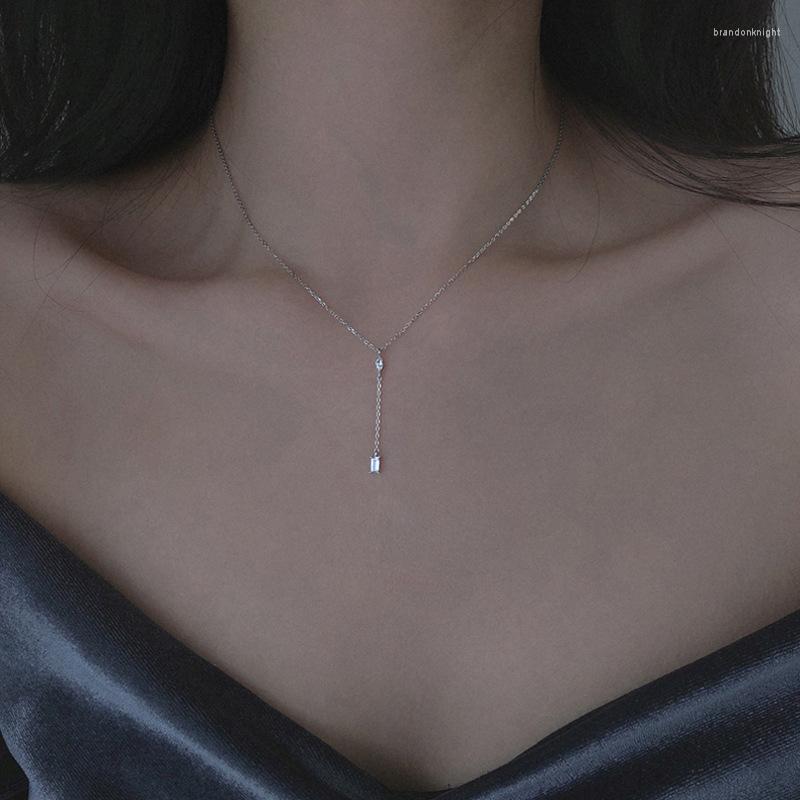 Choker Design Shiny Zircon Chain Necklace Square Bright Pendant For Women Girl Summer Fashion Jewelry
Choker Design Shiny Zircon Chain Necklace Square Bright Pendant For Women Girl Summer Fashion Jewelry