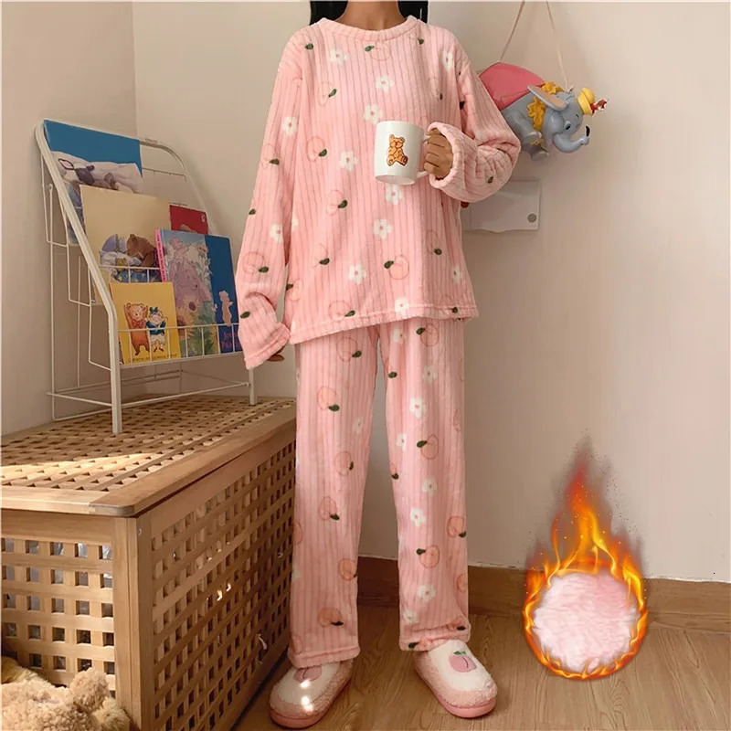 Womens Sleepwear Autumn and winter flannel womens pajama set classic plain warm pajamas velvet Cavai girls printed 231120