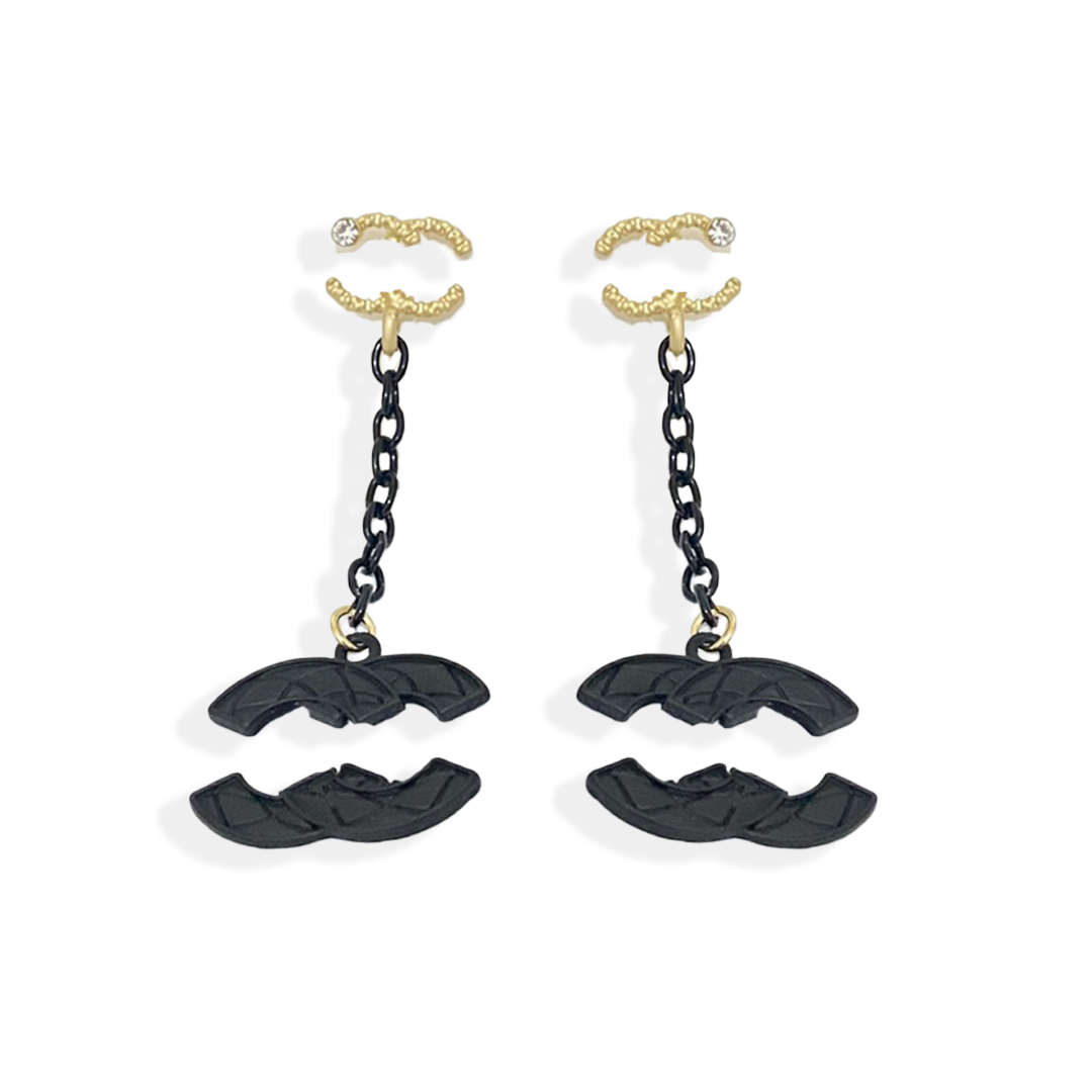 Fashion Women Dangle Earrings 2023 New Wedding Engagement Gift Earrings Designer Black Leather Chain Earrings Vintage Design Family Jewelry Wholesale
Fashion Women Dangle Earrings 2023 New Wedding Engagement Gift Earrings Designer Black Leather Chain Earrings Vintage Design Family Jewelry Wholesale