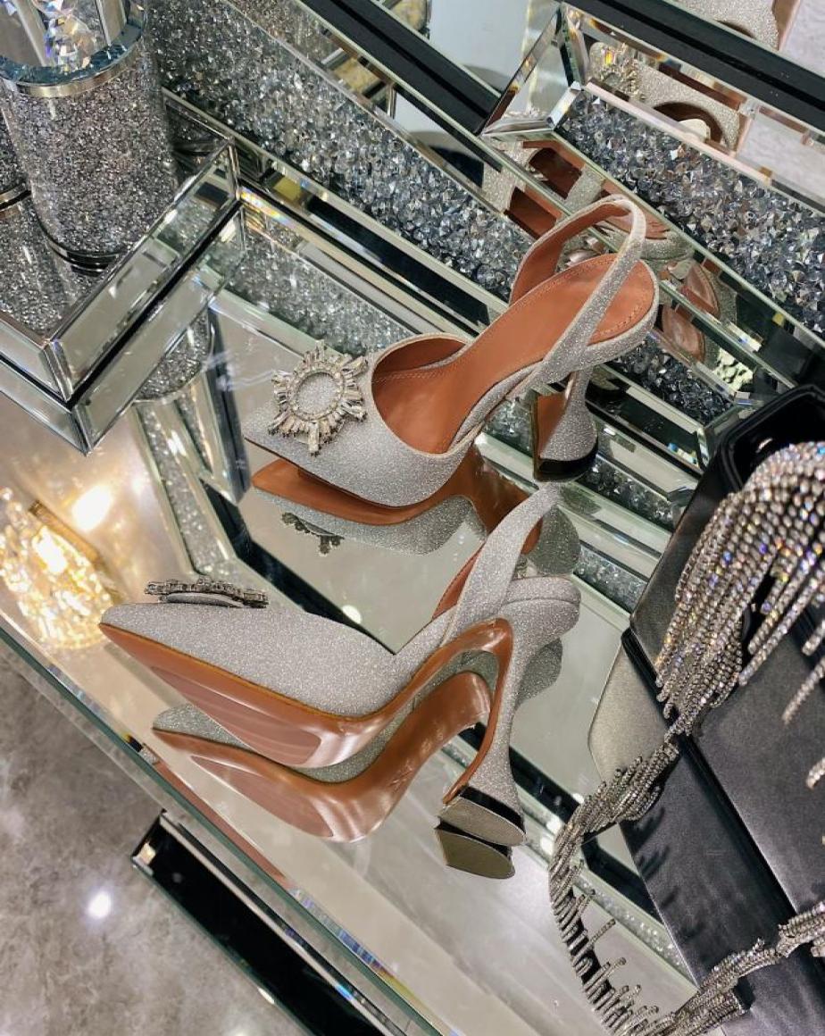 Designer high quality ladies stiletto heels Amina sandals high heels dress shoes Muaddi crystal rivets unique letters in various 7448425, Blue
Designer high quality ladies stiletto heels Amina sandals high heels dress shoes Muaddi crystal rivets unique letters in various 7448425, Blue