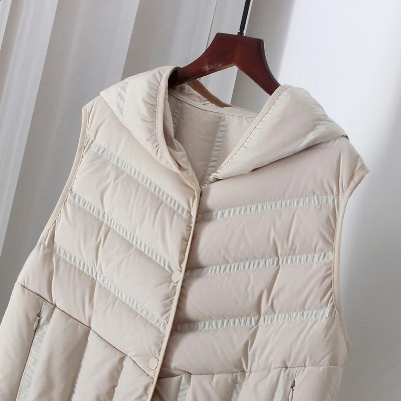 Women's Vests Schinteon Women Ultra Light White Duck Down Sleeveless Vest with Hood Korean Style Autumn Winter Gilet Top Casual Waistcoat 231118