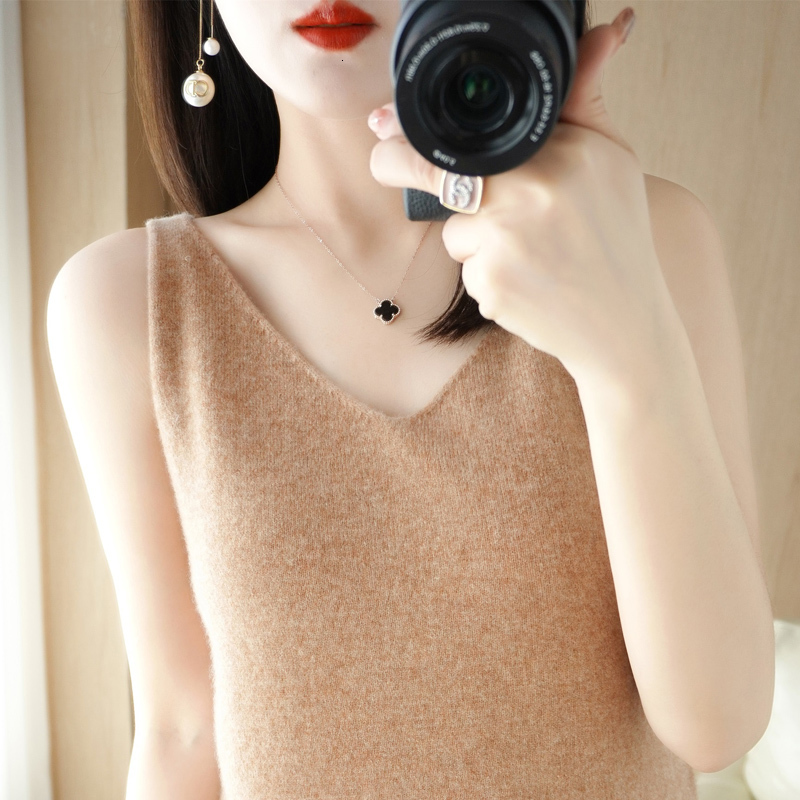 Camisoles Tanks Korean Fashion Women's Top Sexy Backless Wool V-Neck Camisole Plus Size Knit Sleeveless T-Shirt 230420