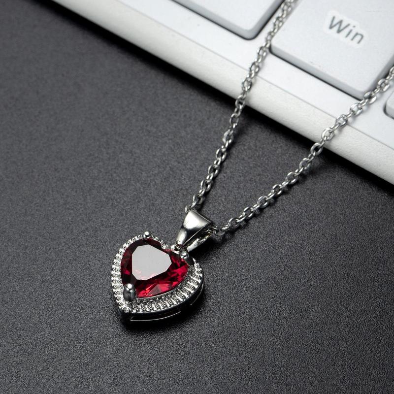 Pendant Necklaces Heart Necklace Wholasale Rose Red 2023 Fashion Jewelry Charm Wedding Accessories Luxury Clavicle Chain For Women
Pendant Necklaces Heart Necklace Wholasale Rose Red 2023 Fashion Jewelry Charm Wedding Accessories Luxury Clavicle Chain For Women