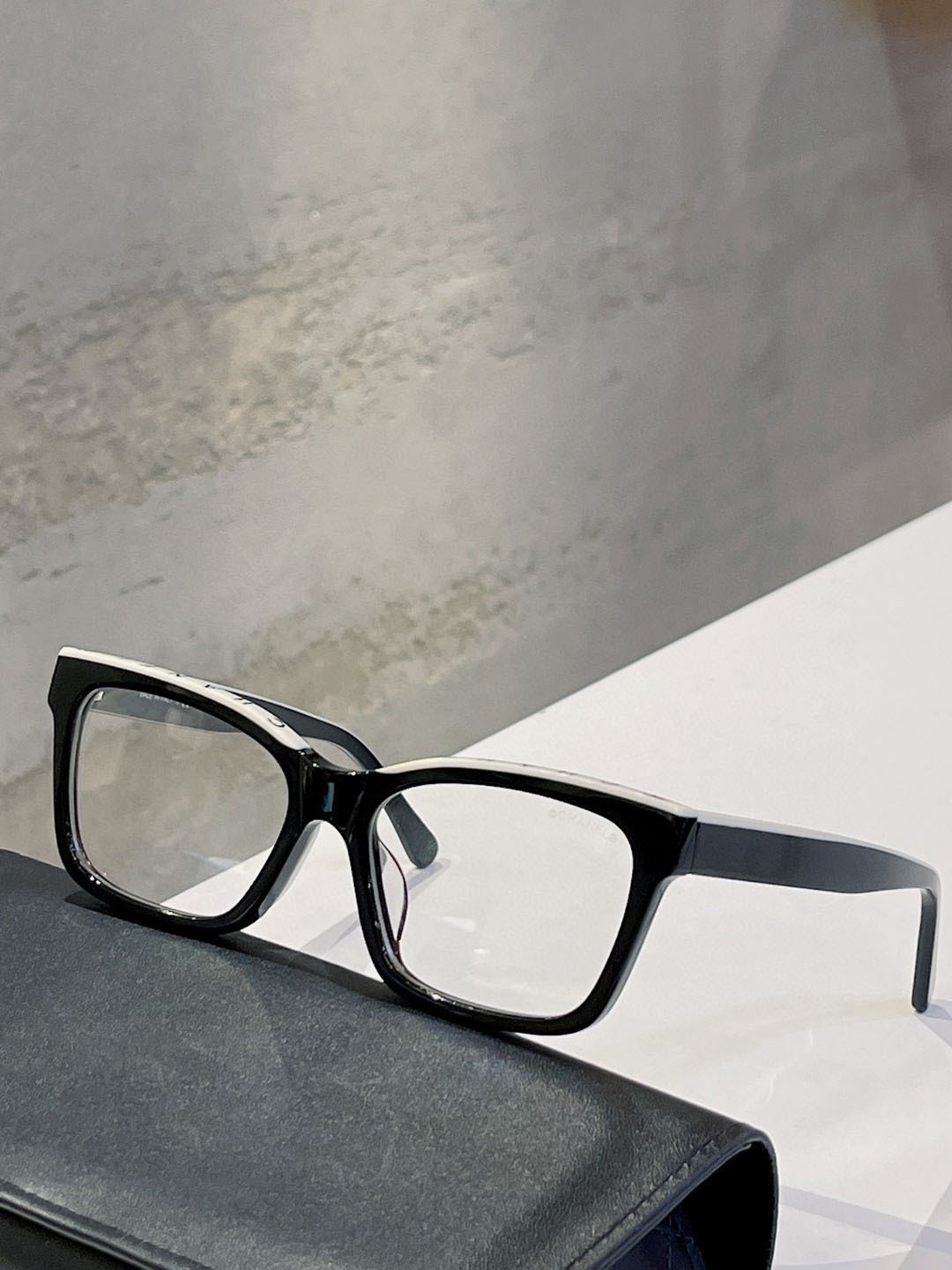 2023 designer sunglasses Top Original square sunglasses high quality Designer Sunglasses men famous fashionable Classic retro luxury brand eyeglass fashion
2023 designer sunglasses Top Original square sunglasses high quality Designer Sunglasses men famous fashionable Classic retro luxury brand eyeglass fashion