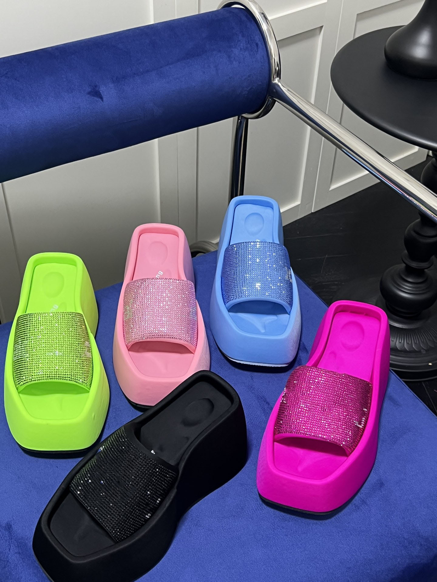 Luxe Sandales Womens Slipper Designer Platform Sandals Trendy Vogue Ladies Casual Slides Suede Leather Flat Rubber Sandels Sandlas Pool Printed, #3
Luxe Sandales Womens Slipper Designer Platform Sandals Trendy Vogue Ladies Casual Slides Suede Leather Flat Rubber Sandels Sandlas Pool Printed, #3