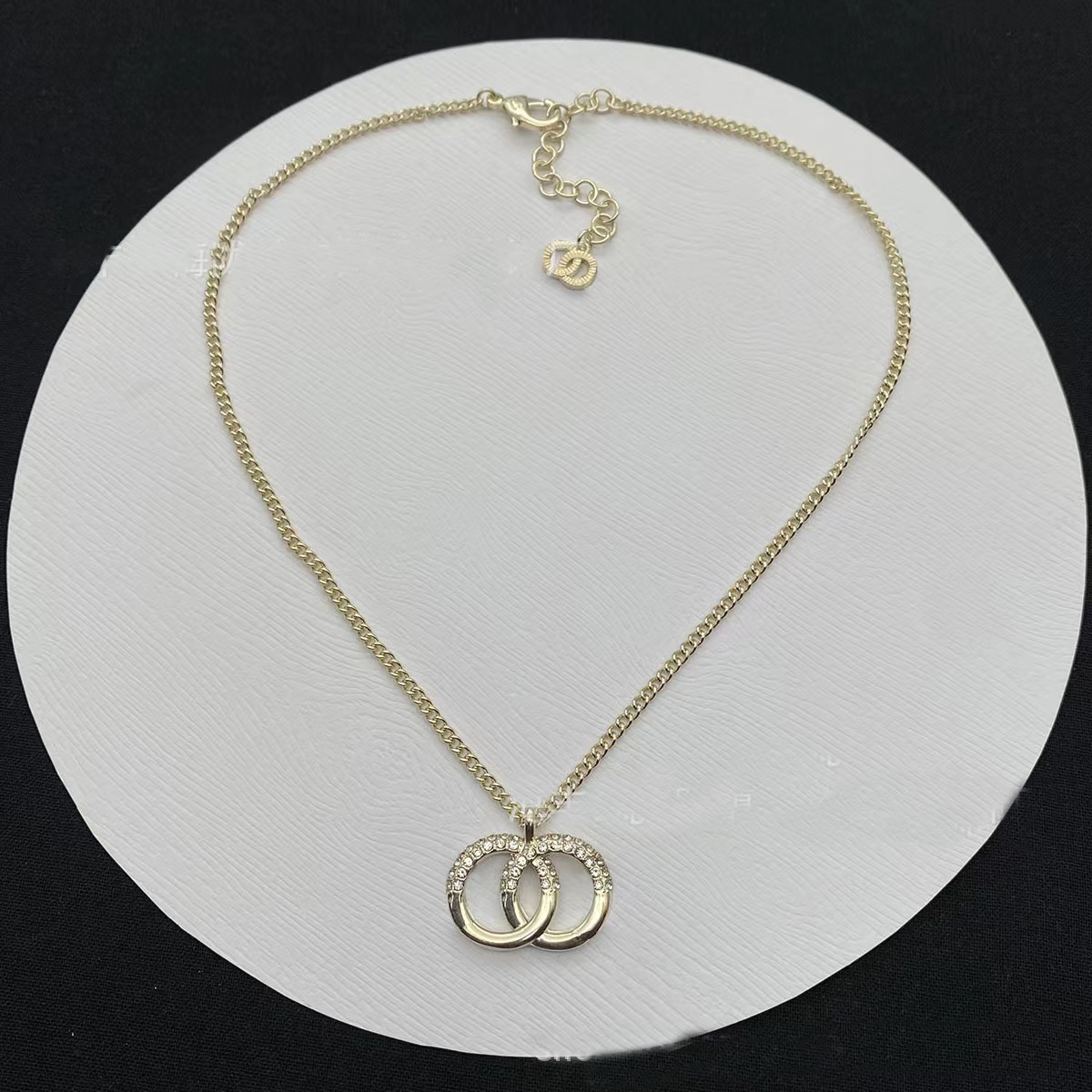 Choker chains Designer Jewelry girls Giftdesigner Pendant Necklaces for women girls Gift
Choker chains Designer Jewelry girls Giftdesigner Pendant Necklaces for women girls Gift