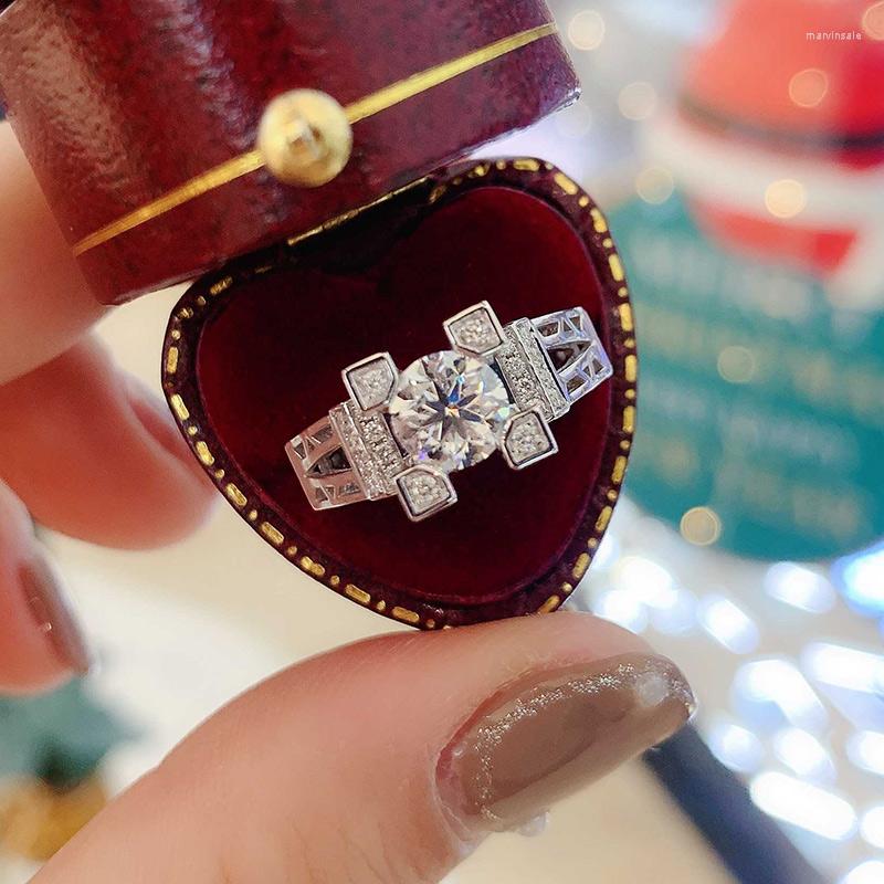 Cluster Rings 2023 Top Quality Real 1 D Color Moissanite For Women Parisian Customized Pt950 Platinum 18K Gold Wedding
Cluster Rings 2023 Top Quality Real 1 D Color Moissanite For Women Parisian Customized Pt950 Platinum 18K Gold Wedding