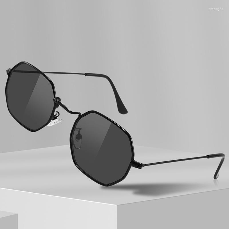 Sunglasses Frames Cross-border Irregular Frame High-end Women's Sunscreen Travel Small Fashion Ocean Glasses.
Sunglasses Frames Cross-border Irregular Frame High-end Women's Sunscreen Travel Small Fashion Ocean Glasses.