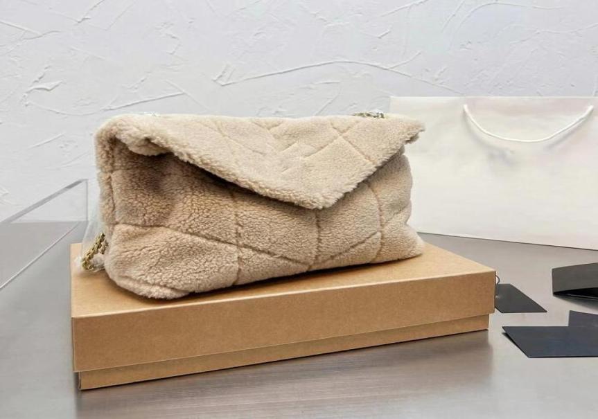 Winter Classic Medium Flap Shearling Fur Bags Fashion Famous Luxury Designer Large Capacity Lambskin Genuine Real Leather Soft Env8483020, Beige
Winter Classic Medium Flap Shearling Fur Bags Fashion Famous Luxury Designer Large Capacity Lambskin Genuine Real Leather Soft Env8483020, Beige