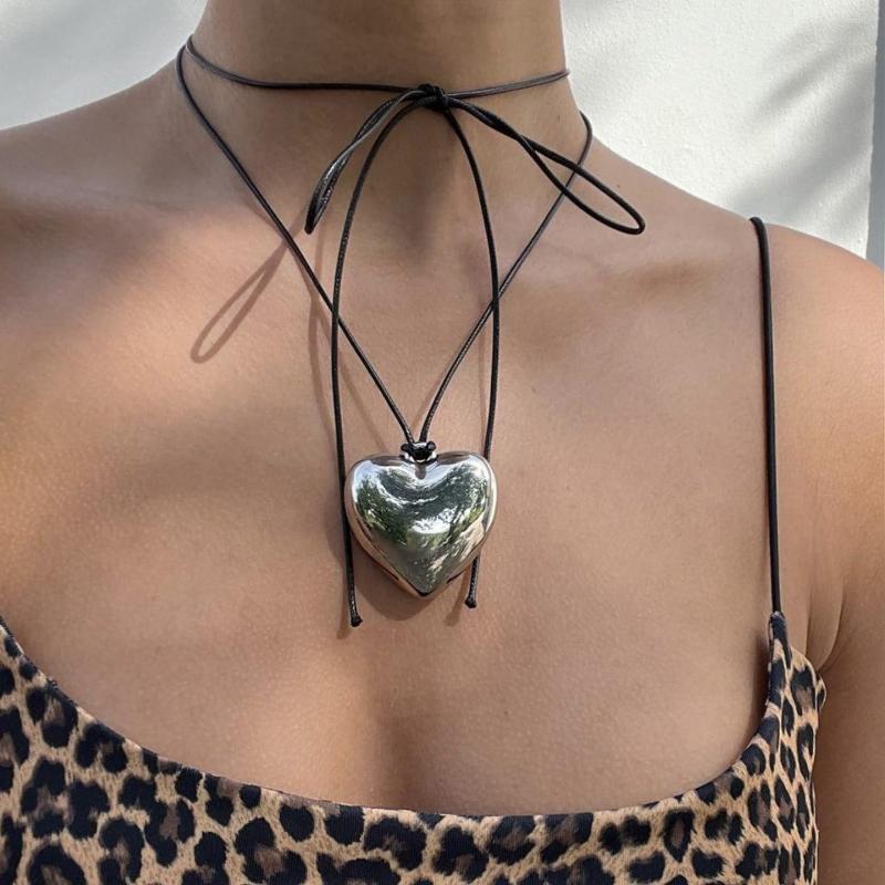 Choker Goth Black Leather Braid Wax Cord Long Chain Necklace For Women Simple Love Heart Pendant Halloween Jewelry Accessories
Choker Goth Black Leather Braid Wax Cord Long Chain Necklace For Women Simple Love Heart Pendant Halloween Jewelry Accessories