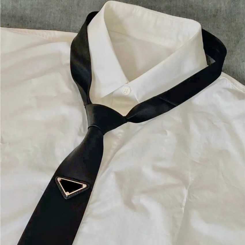 Designer Triangle P Necktie Mens Womens Genuine Leather Blouse Neck Tie Bow Letter Suit Ties Neckwear Party Wedding Fashion Accessories
Designer Triangle P Necktie Mens Womens Genuine Leather Blouse Neck Tie Bow Letter Suit Ties Neckwear Party Wedding Fashion Accessories