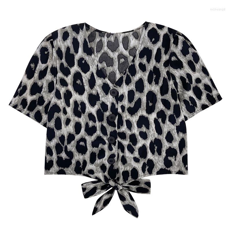 Women's Blouses Bow Design Retro V-neck Buttoned Slim Short Section Leopard Print Short-sleeved Shirt, Picture shown
Women's Blouses Bow Design Retro V-neck Buttoned Slim Short Section Leopard Print Short-sleeved Shirt, Picture shown
