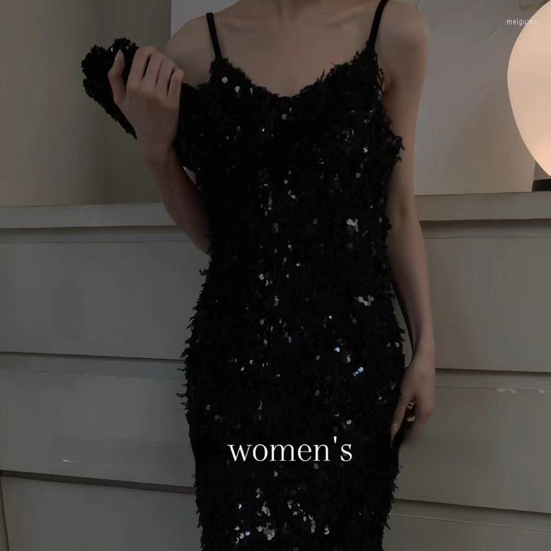 Casual Dresses Feather Spliced Sequin Dress Y2K Glitter Long Evening Women With Suspender Sexy Sleeveless Wedding Party Formal, Black
Casual Dresses Feather Spliced Sequin Dress Y2K Glitter Long Evening Women With Suspender Sexy Sleeveless Wedding Party Formal, Black