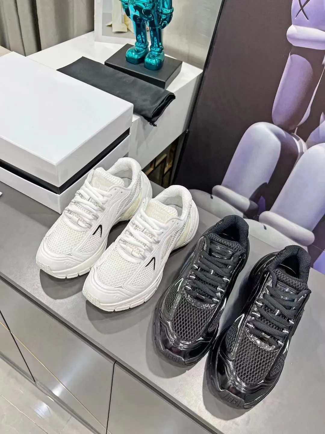 Designer shoes jogging shoes sneakers multicolor sneakers beige women sneakers retro luxury boots lady recreational leather High quality shoes sports shoe 35-42, Black
Designer shoes jogging shoes sneakers multicolor sneakers beige women sneakers retro luxury boots lady recreational leather High quality shoes sports shoe 35-42, Black
