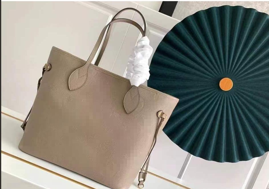7A New Top Quality Ladies crossbody Bag Designer Luxury Metal Handle Mini Handbag Classic Fashion Sheepskin Name Brand 20CM Flip Bag Original Gift Box
7A New Top Quality Ladies crossbody Bag Designer Luxury Metal Handle Mini Handbag Classic Fashion Sheepskin Name Brand 20CM Flip Bag Original Gift Box