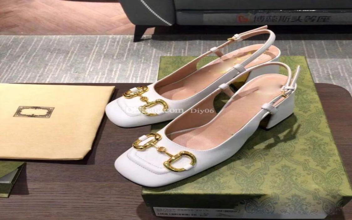 Women Luxury Beach designer sandals slippers Retro Summer Fashion Designers Flat Flip Flops slides 100 leather lady Metal shoes L6453095, Red
Women Luxury Beach designer sandals slippers Retro Summer Fashion Designers Flat Flip Flops slides 100 leather lady Metal shoes L6453095, Red