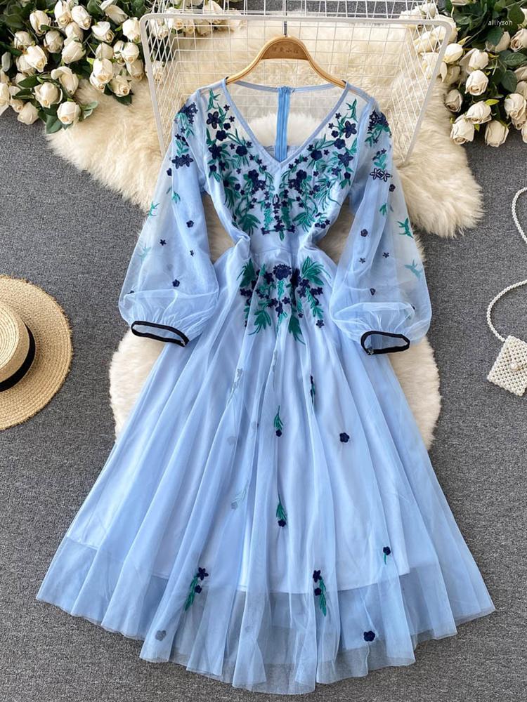 Casual Dresses FTLZZ Spring Summer Elegant Women V-neck Puff Sleeve Knee-Length Dress Vintage Lady Lace Mesh Floral Print, Blue
Casual Dresses FTLZZ Spring Summer Elegant Women V-neck Puff Sleeve Knee-Length Dress Vintage Lady Lace Mesh Floral Print, Blue
