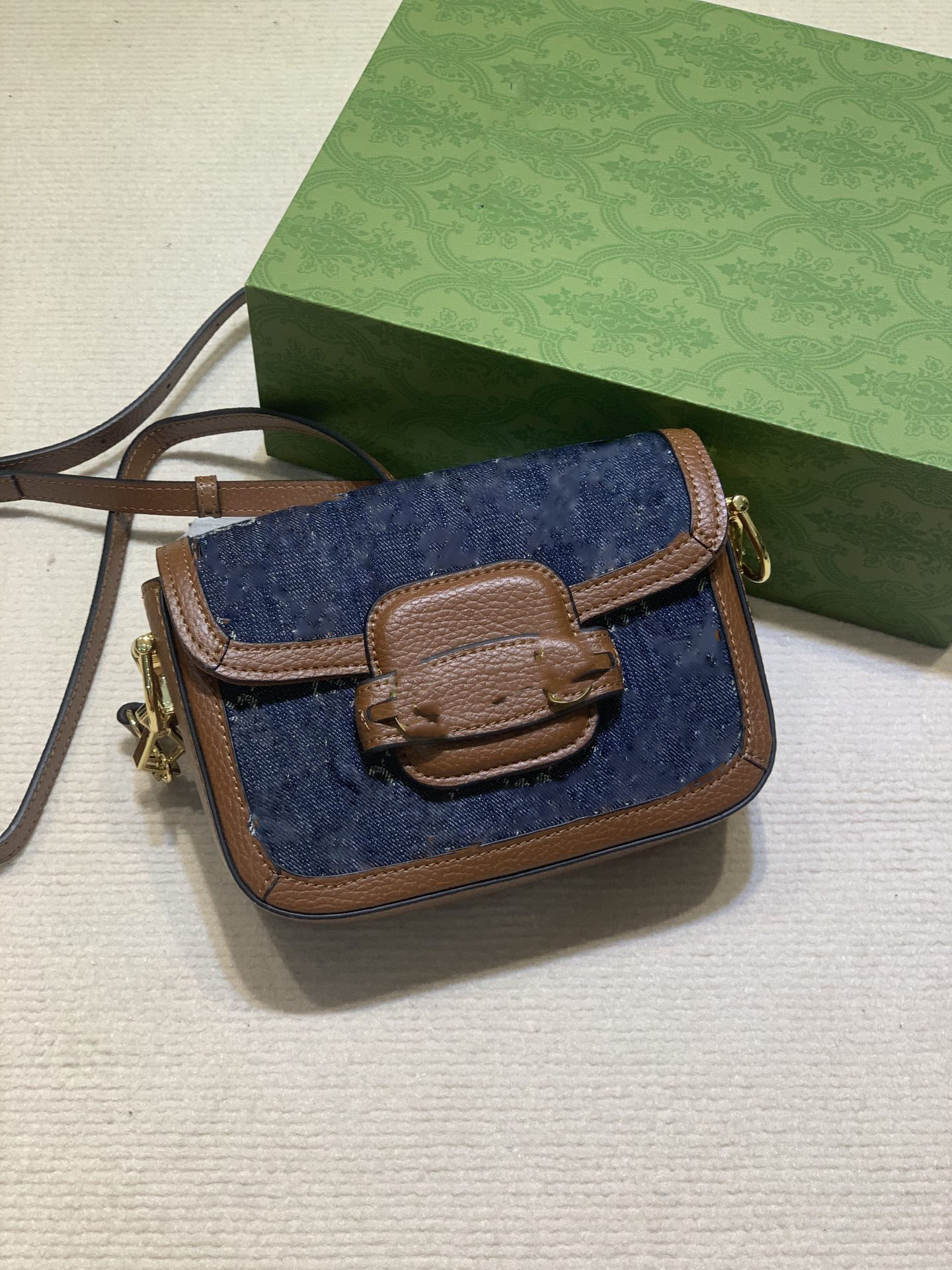 2023 Luxury horse some mini bag saddle cowboy blue leather ladies handbags with high quality cross body woman classic my handbag on the shoulder, Box
2023 Luxury horse some mini bag saddle cowboy blue leather ladies handbags with high quality cross body woman classic my handbag on the shoulder, Box