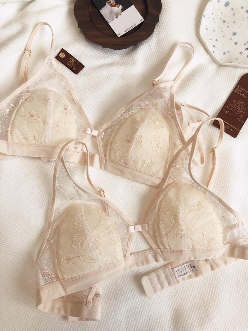 Bras Sets Embroidered Mesh Lingerie Ultra-thin Ears Triangle Cup Without Steel Ring Big Breasts Small Underwear Girl Bra
Bras Sets Embroidered Mesh Lingerie Ultra-thin Ears Triangle Cup Without Steel Ring Big Breasts Small Underwear Girl Bra