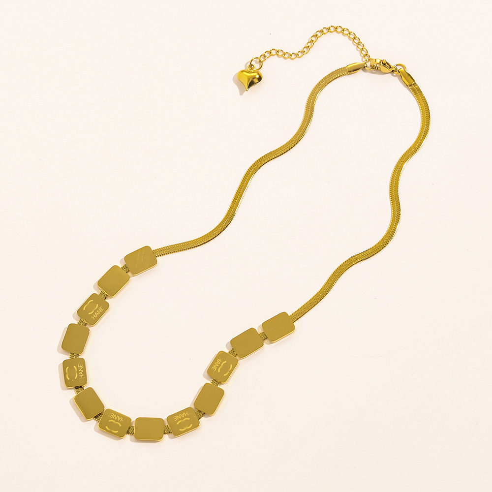 Luxury Women Designer Brand Double Letter Necklaces Chain Choker Pendant 18K Gold Plated Stainless Steel Sweater Necklace Statement Jewerlry Accessories ZG1704
Luxury Women Designer Brand Double Letter Necklaces Chain Choker Pendant 18K Gold Plated Stainless Steel Sweater Necklace Statement Jewerlry Accessories ZG1704