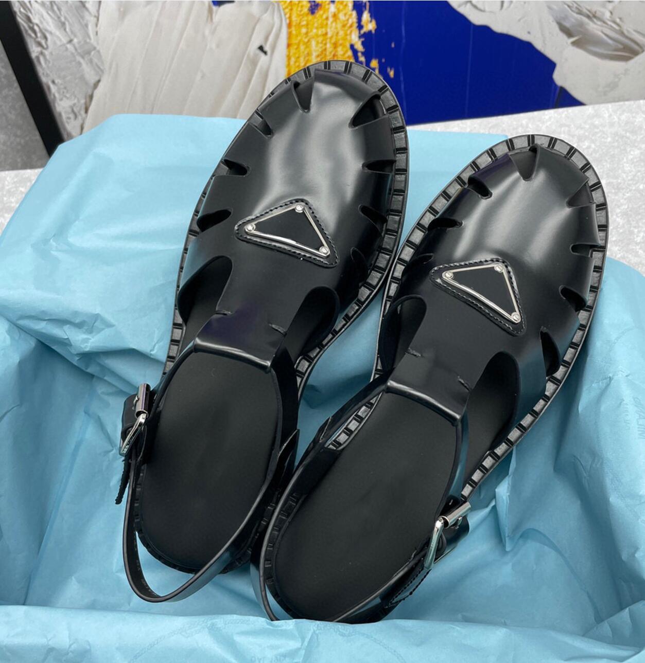 Women Foam rubber sports sandals Leather Retro beach shoes Thick Soled Metal triangle Fashion Scuffs Summer Outdoor Beach Ladies Flat Platform size35-40, Black
Women Foam rubber sports sandals Leather Retro beach shoes Thick Soled Metal triangle Fashion Scuffs Summer Outdoor Beach Ladies Flat Platform size35-40, Black