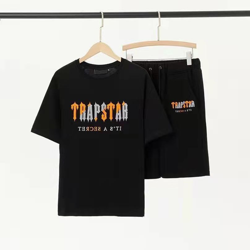 22ss New Trapstar London t Shirt Men and Women Top Embroidered Chenille Decoded Chord Suit - Revolution Luxury Trapstars Tee trapstar. 12, Short suit-set orange/black
22ss New Trapstar London t Shirt Men and Women Top Embroidered Chenille Decoded Chord Suit - Revolution Luxury Trapstars Tee trapstar. 12, Short suit-set orange/black