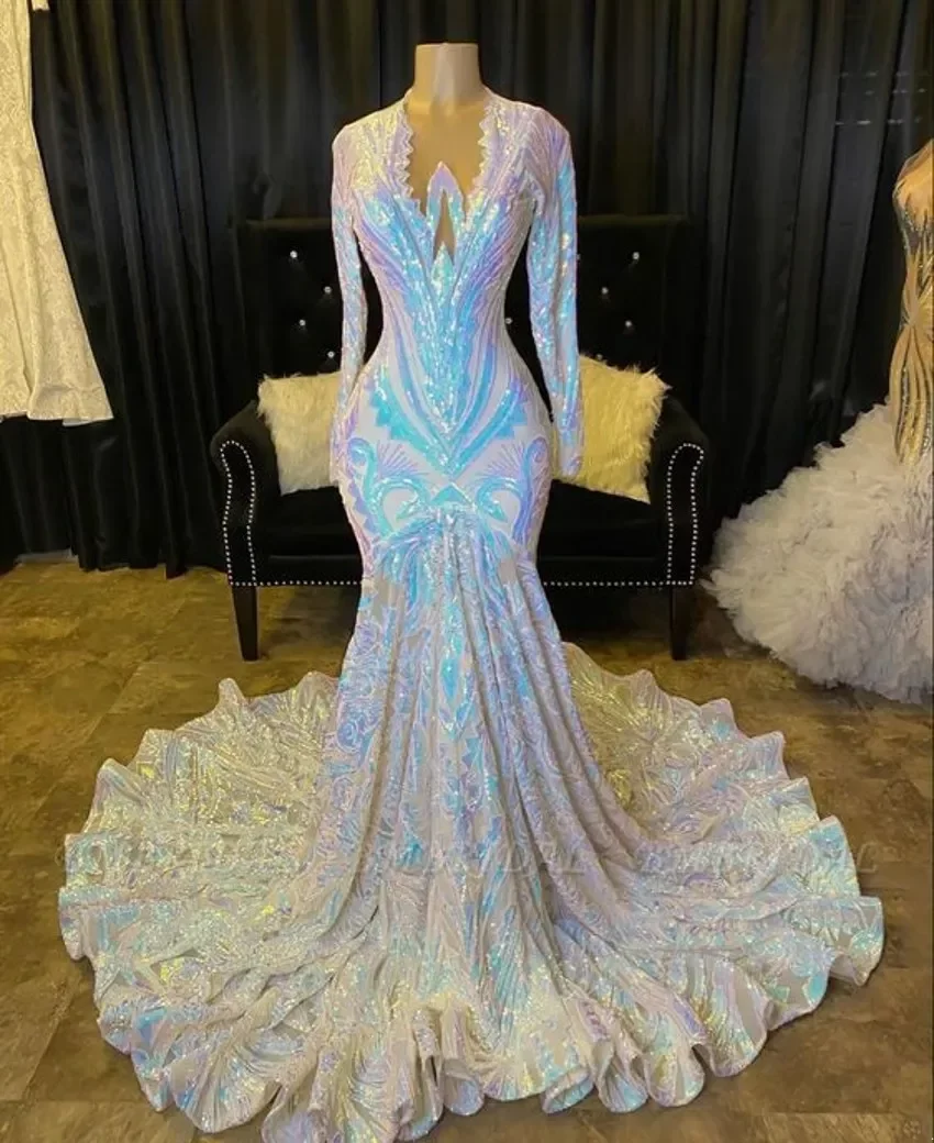 Stunning Sequined Long Sleeves Mermaid Dresses Sexy V Neck Petal Flora Black Girls Prom Evening Party Gowns Dress Plus Size Bc14411