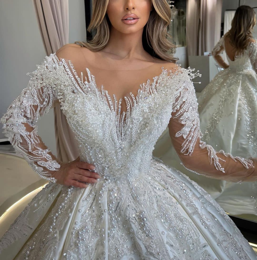 Luxury Ball Gown Wedding Dresses Long Sleeves V Neck Sequins Applique Pearls Ruffles Bridal Gowns Diamonds Pearls Formal Dress Plus Size Custom Made V