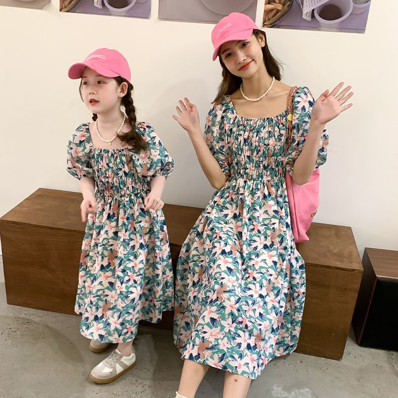 Family Matching Outfits Mommy and Daughter Matching Clothes Summer Mother Kids Girl Floral Princess Dress Fashion Family Matching Outfits 230421