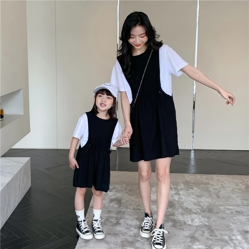 Family Matching Outfits Mom Daughter Summer Dress Baby Girls And Womens Matching Dresses Mommy And Me Same Clothes Parent-Child Clothing 230421